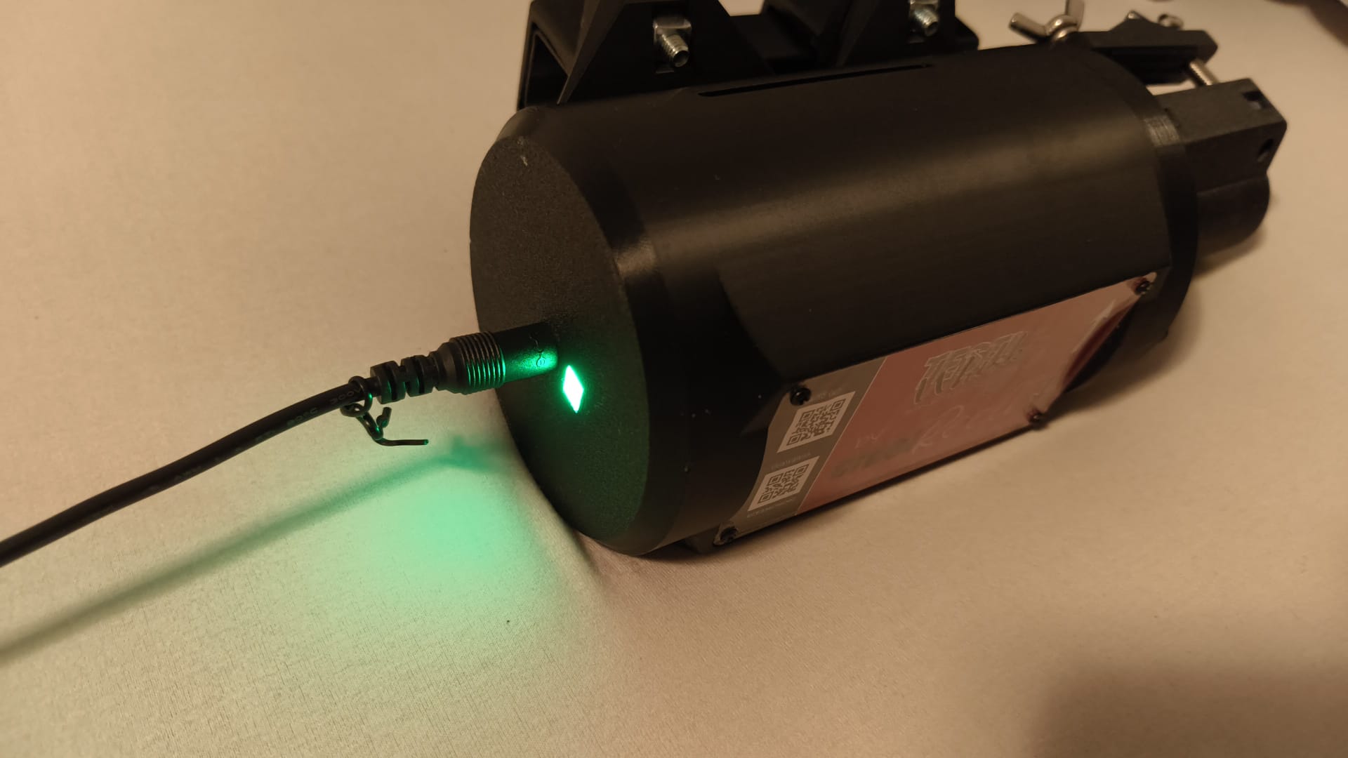 Geraet mit gruener LED